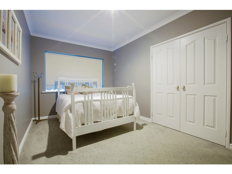 5 Leake Court, Leschenault WA 6233