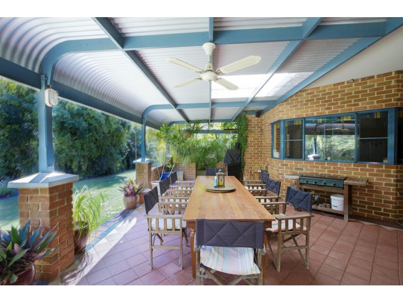 5 Leake Court, Leschenault WA 6233