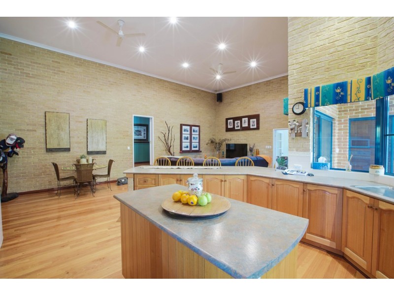 5 Leake Court, Leschenault WA 6233