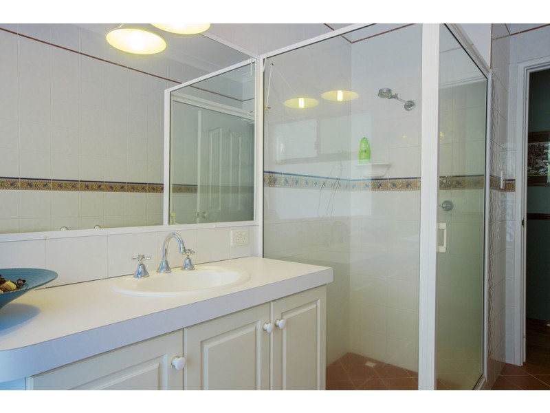 5 Leake Court, Leschenault WA 6233