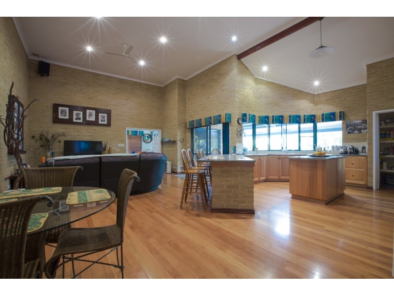 5 Leake Court, Leschenault WA 6233