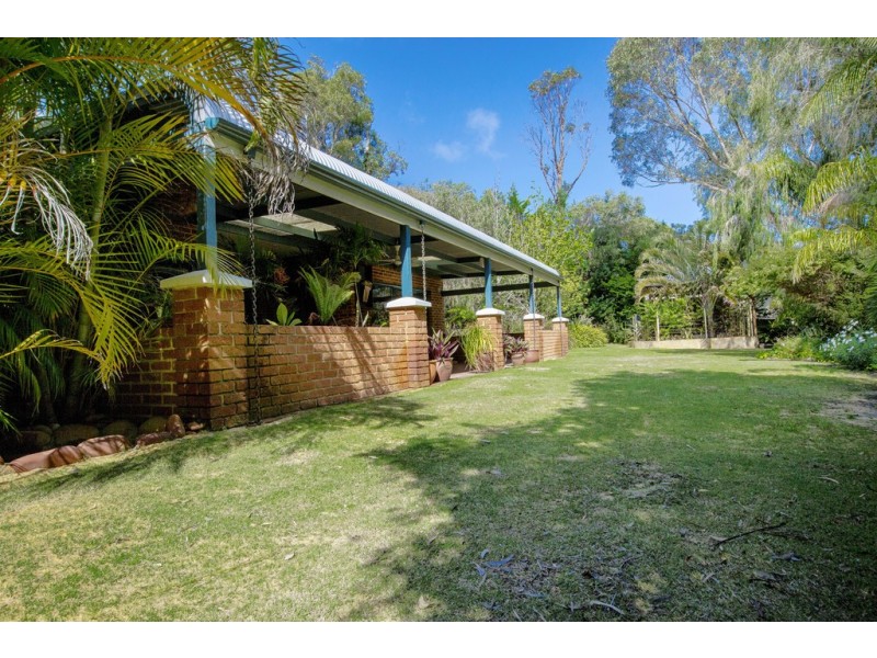5 Leake Court, Leschenault WA 6233