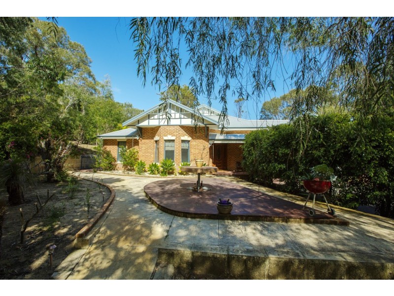 5 Leake Court, Leschenault WA 6233