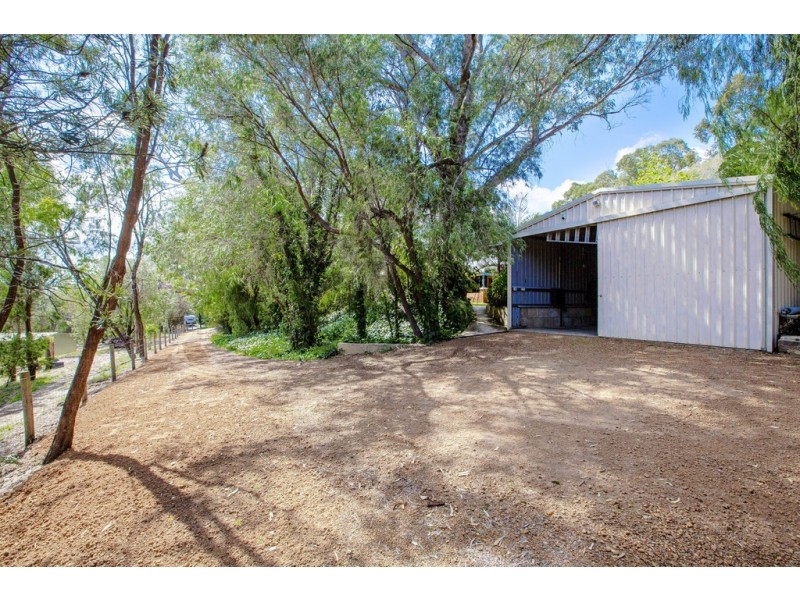 5 Leake Court, Leschenault WA 6233