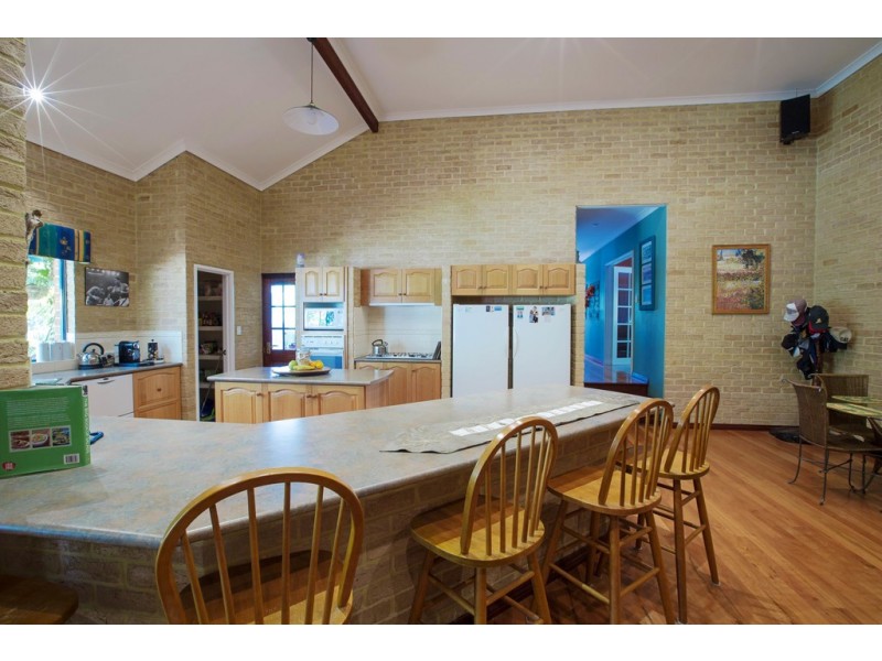 5 Leake Court, Leschenault WA 6233