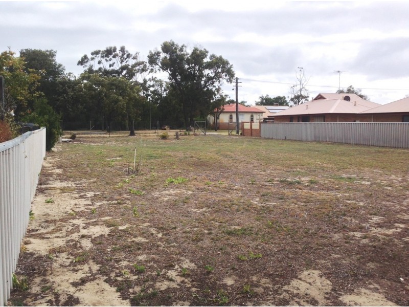 17 Little Street, Carey Park WA 6230