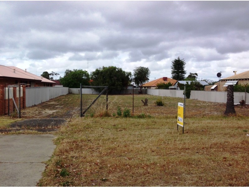 17 Little Street, Carey Park WA 6230