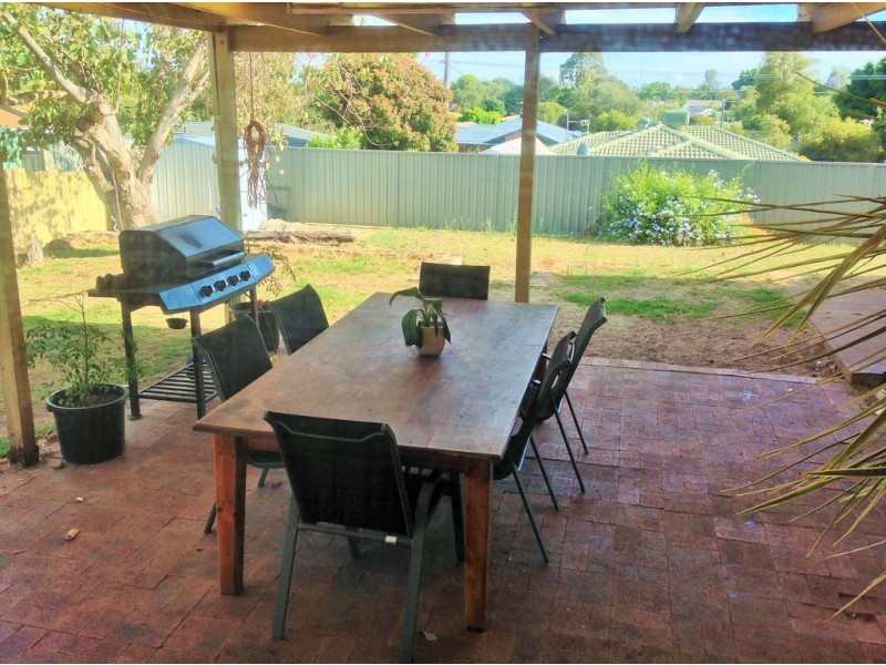 6 Ganfield Place, Australind WA 6233