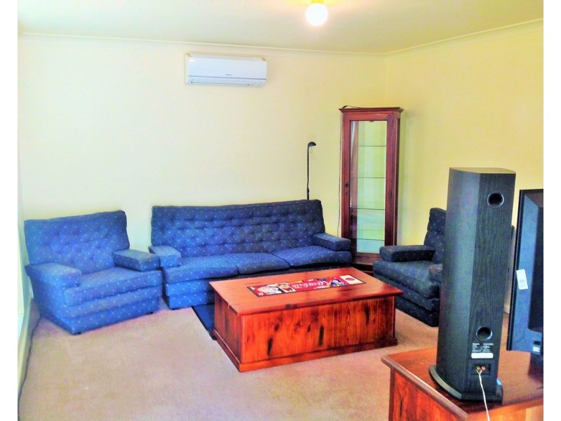 6 Parkfield Way, Australind WA 6233