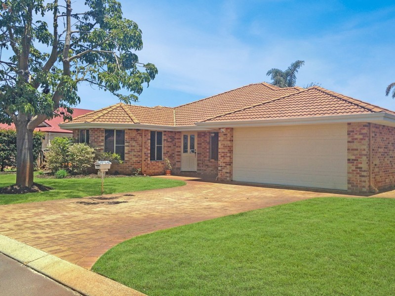 35 Barton Drive, Australind WA 6233