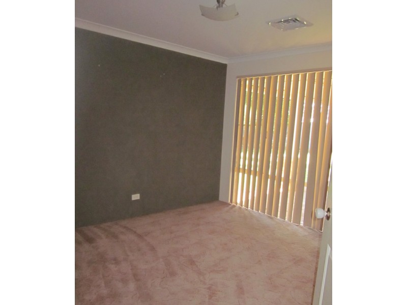 35 Barton Drive, Australind WA 6233