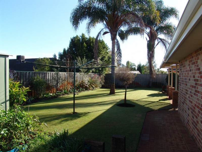 35 Barton Drive, Australind WA 6233