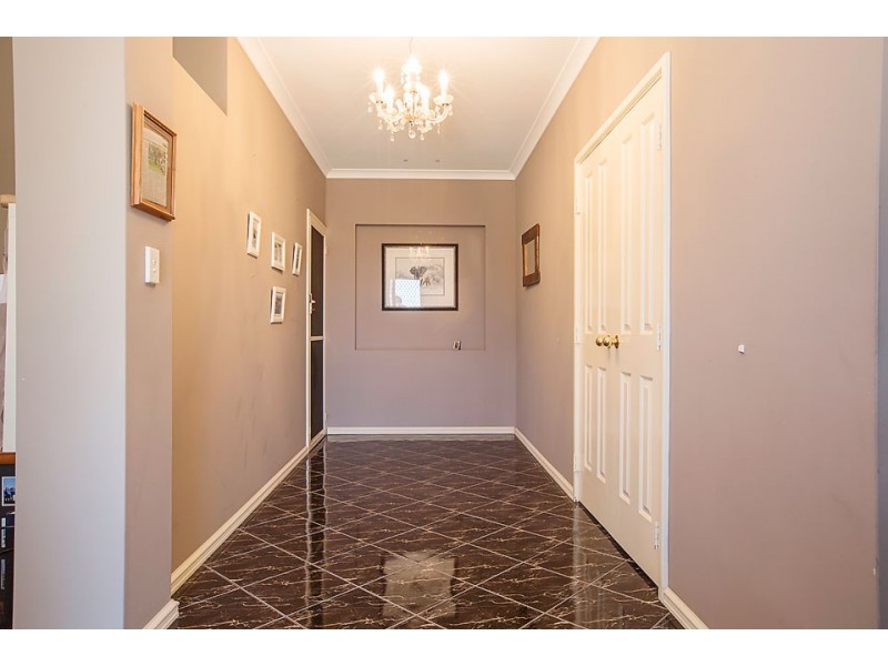 7 Claddagh Road, Australind WA 6233