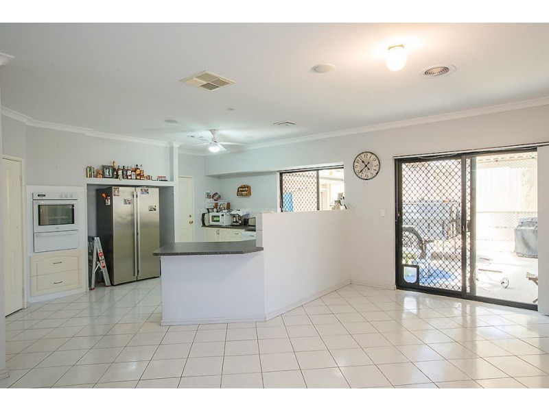 7 Claddagh Road, Australind WA 6233