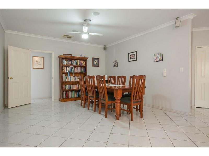 7 Claddagh Road, Australind WA 6233