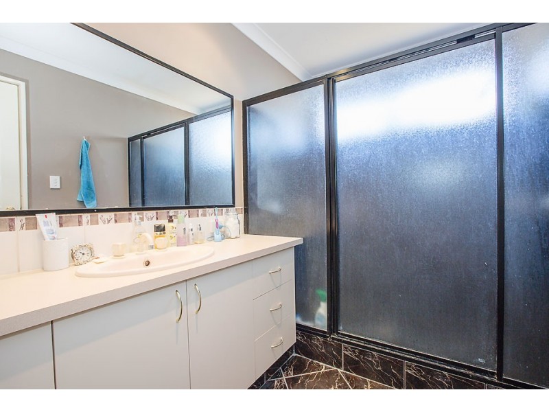 7 Claddagh Road, Australind WA 6233