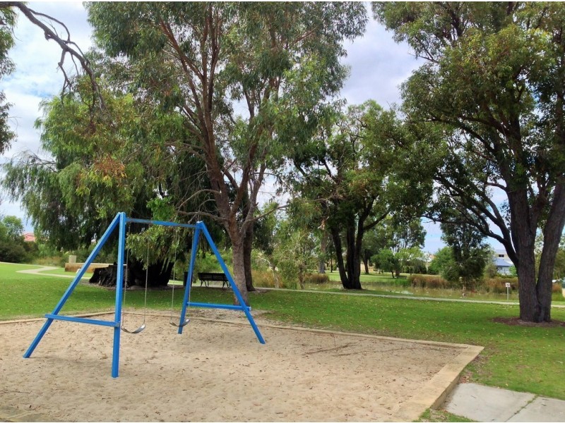 7 Claddagh Road, Australind WA 6233