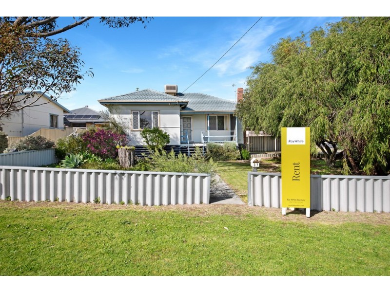 37 Hands Avenue, Carey Park WA 6230