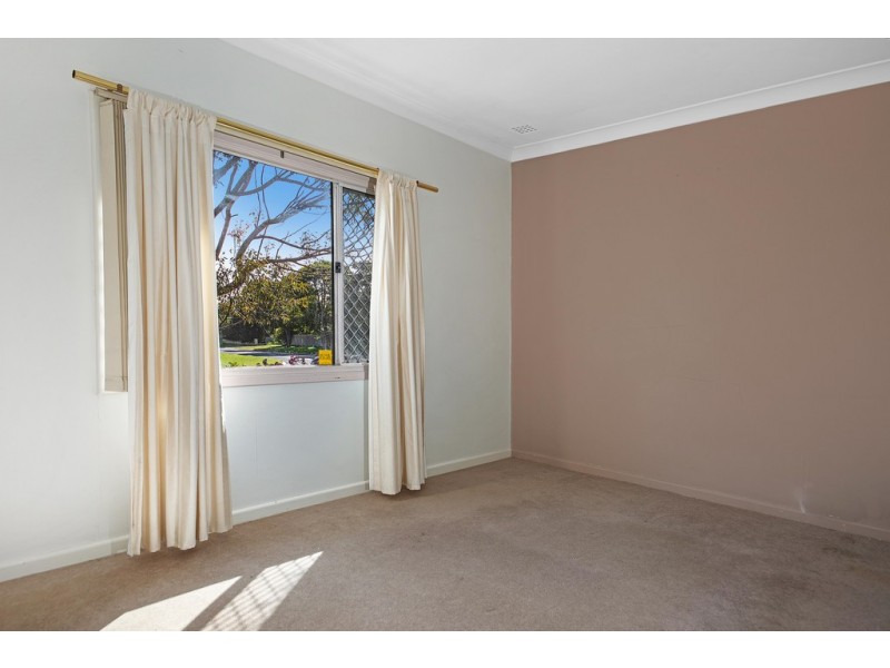 37 Hands Avenue, Carey Park WA 6230