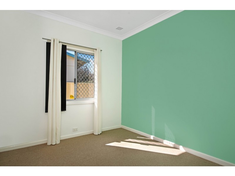 37 Hands Avenue, Carey Park WA 6230