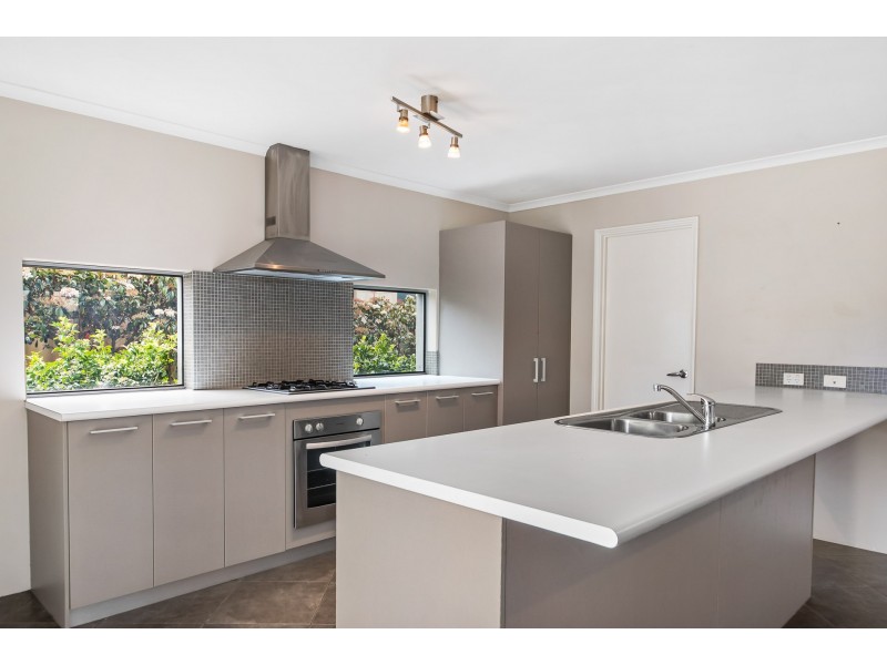 22 Wiroo Loop, Dalyellup WA 6230