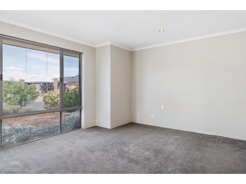 22 Wiroo Loop, Dalyellup WA 6230