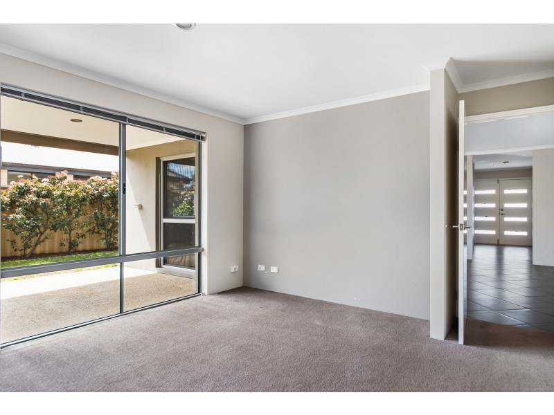 22 Wiroo Loop, Dalyellup WA 6230