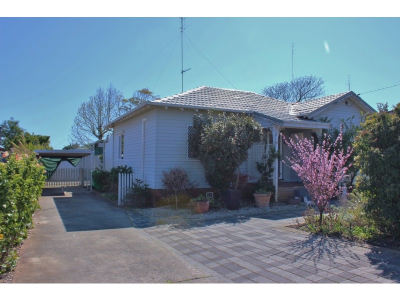 18 Teeluk Road, Carey Park WA 6230