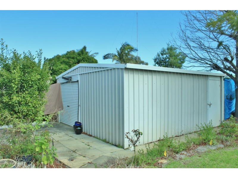 18 Teeluk Road, Carey Park WA 6230