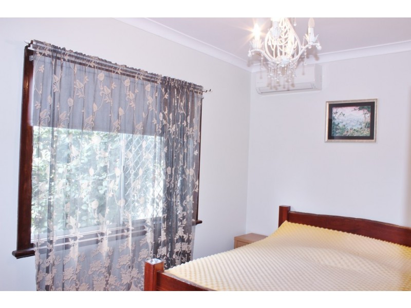 18 Teeluk Road, Carey Park WA 6230