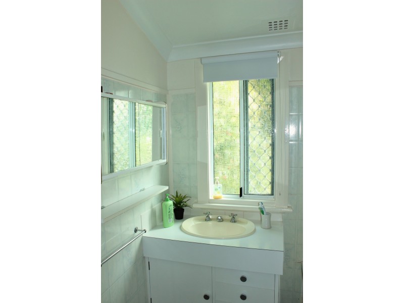 18 Teeluk Road, Carey Park WA 6230