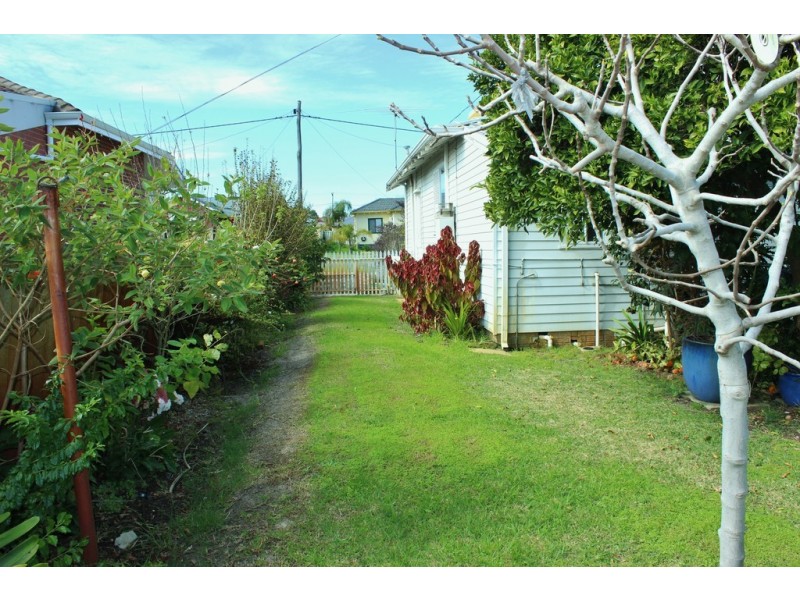 18 Teeluk Road, Carey Park WA 6230