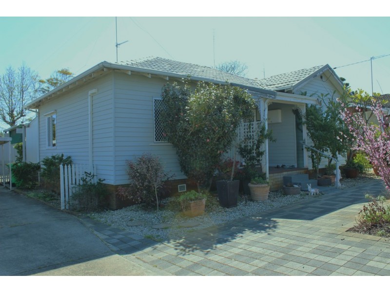 18 Teeluk Road, Carey Park WA 6230