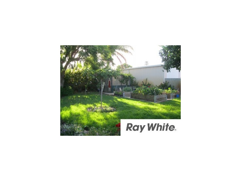 18 Teeluk Road, Carey Park WA 6230