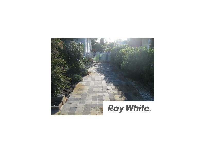 18 Teeluk Road, Carey Park WA 6230