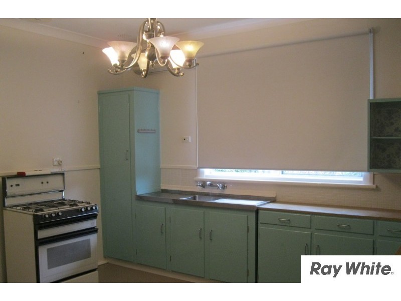 18 Teeluk Road, Carey Park WA 6230