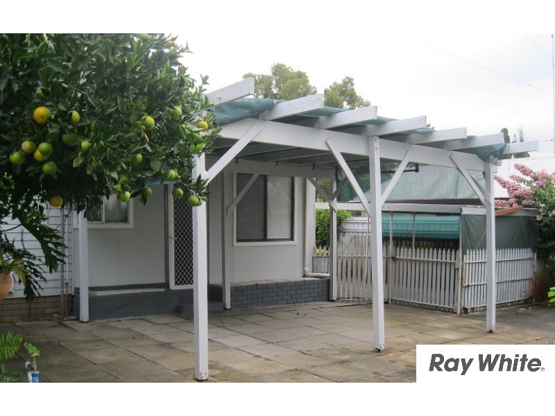 18 Teeluk Road, Carey Park WA 6230