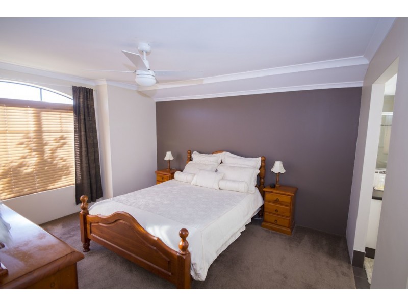 38 Swan Avenue, Millbridge WA 6232