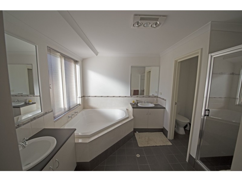 38 Swan Avenue, Millbridge WA 6232