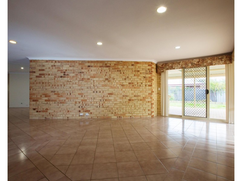 7 Turnberry Way, Pelican Point WA 6230