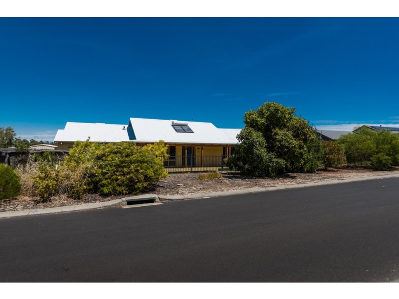 15 Hutt Drive, Dalyellup WA 6230