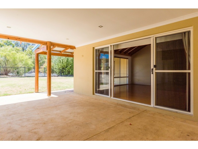 15 Hutt Drive, Dalyellup WA 6230
