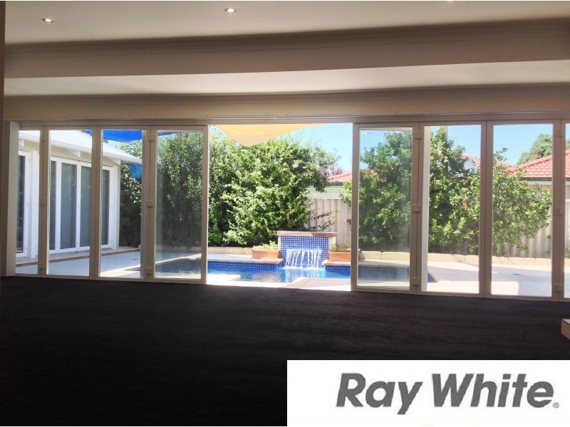 5 Christchurch Place, College Grove WA 6230