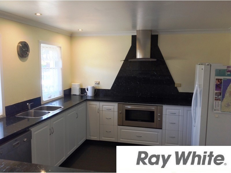 5 Christchurch Place, College Grove WA 6230