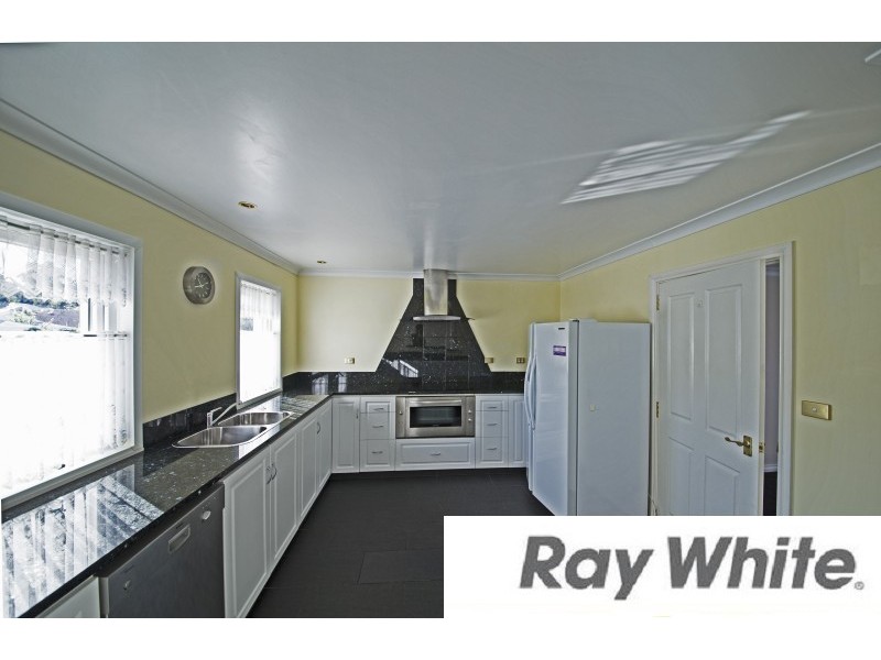 5 Christchurch Place, College Grove WA 6230