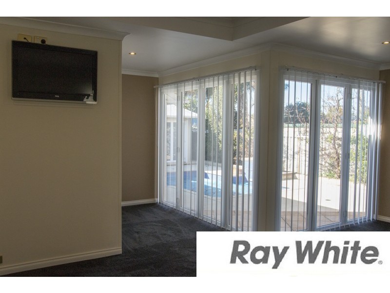 5 Christchurch Place, College Grove WA 6230