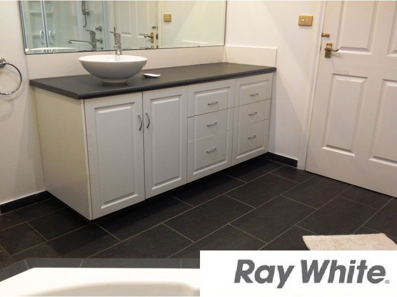 5 Christchurch Place, College Grove WA 6230