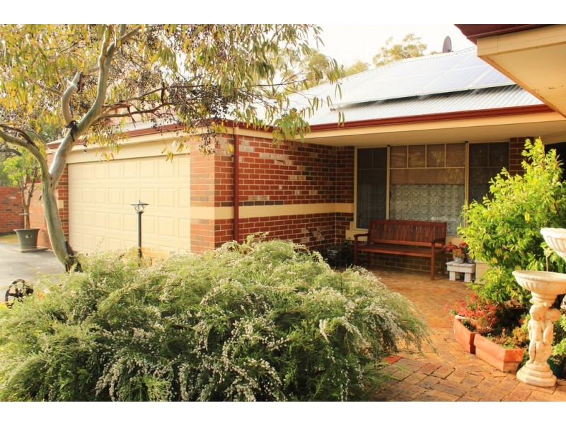 7 Roberts Road, Leschenault WA 6233