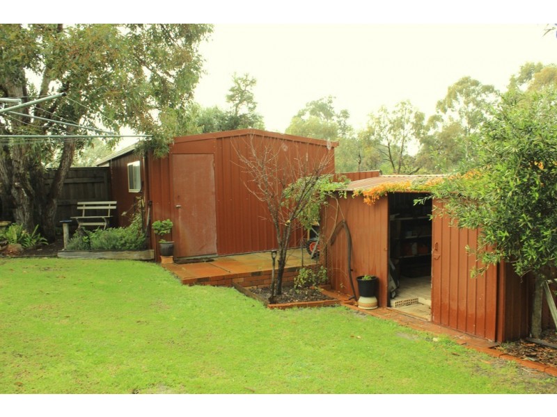 7 Roberts Road, Leschenault WA 6233