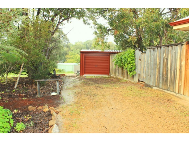 7 Roberts Road, Leschenault WA 6233